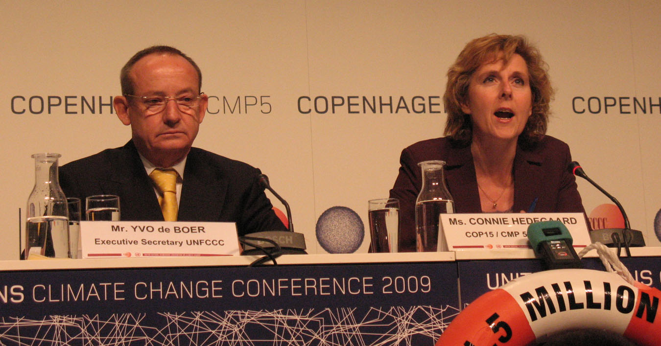 UN Climate chief Yvo de Boer and climate conference president Connie Hegegaard field questions at noon press briefing. Credit: J. Raloff