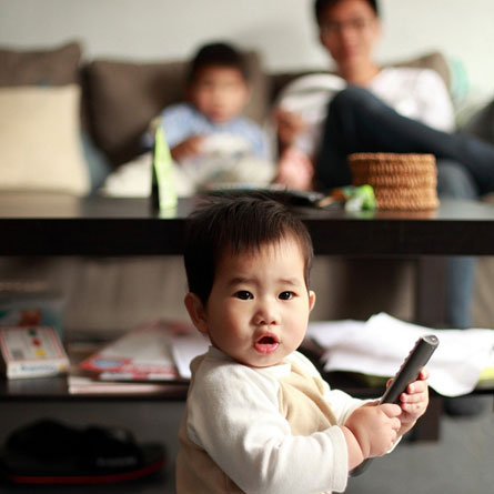 Our bodies continuously shed flakes of skin hosting ozone-busting oils that accumulate in house dust and on surfaces from tables to carpeting. Credit: Kudumomo/Flickr