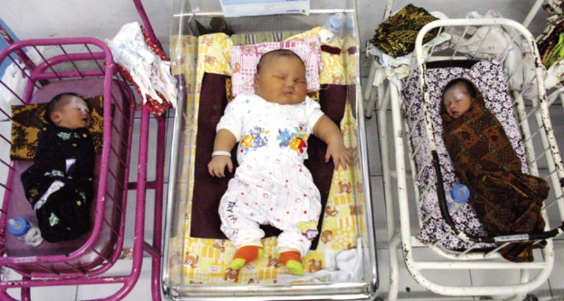 19-pound 4-day-old baby