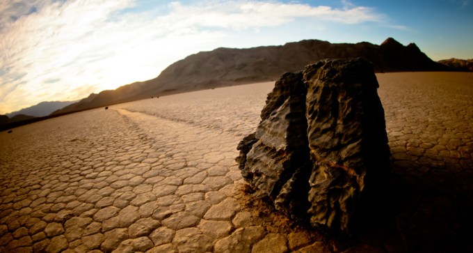 sailing stones