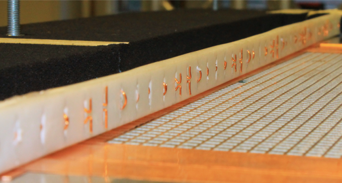 mirror made of copper wire