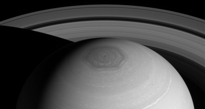 Saturn hexagons